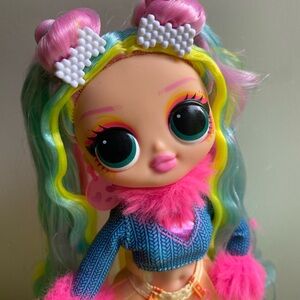 LOL Surprise OMG Bubblegum DJ doll